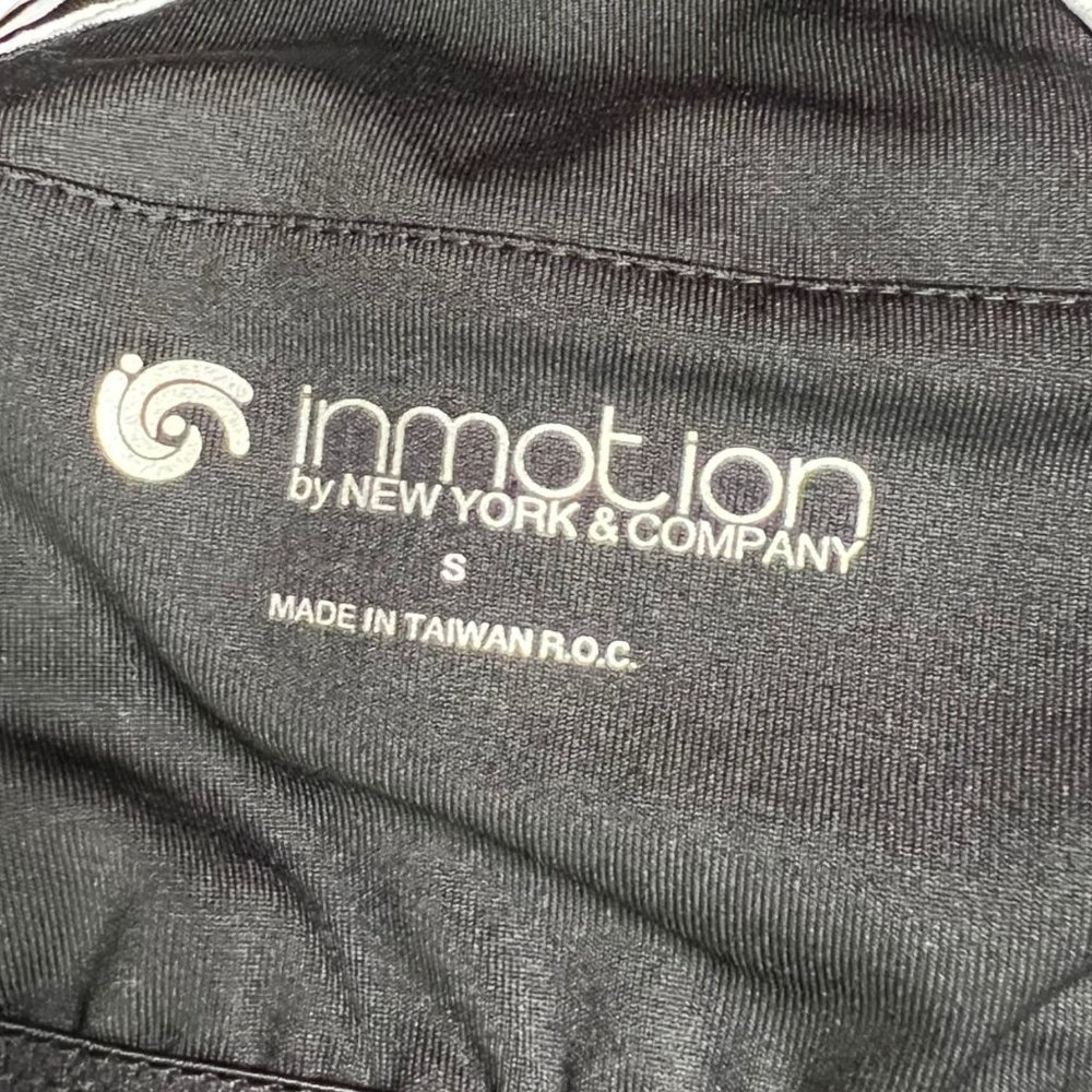 Inmotion Racerback Striped V-neck Workout Tank | Small - Picture 7 of 7